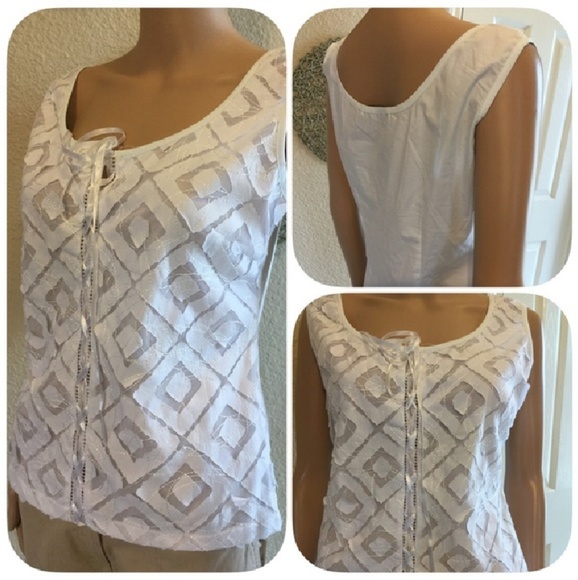 Cute sleeveless top - Picture 3 of 4